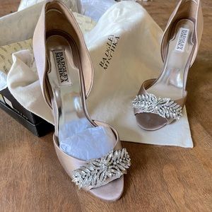 Bad glory Mischka Nikki pump